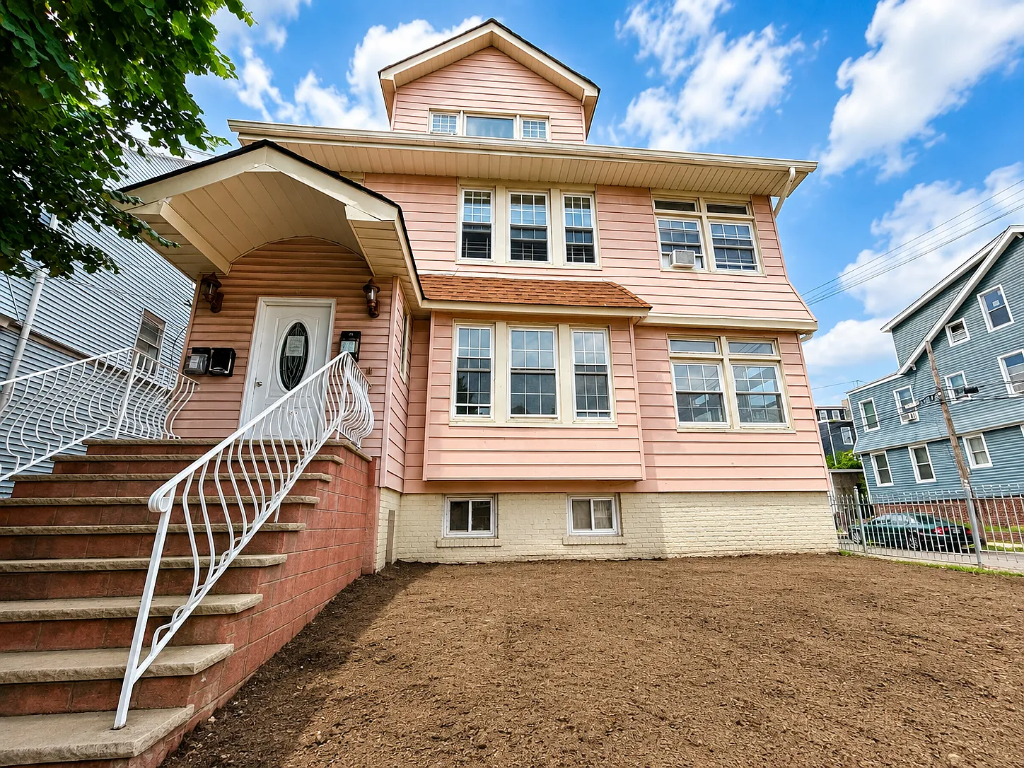 5 bed, 1.5 bath, 1500 sqft, $2,495 — Photo 4