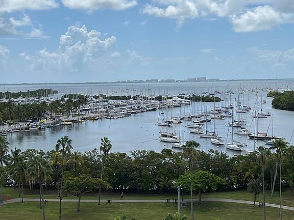4th image of 2951 S Bayshore Dr #1007