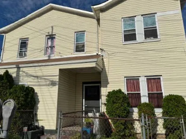 41 4th St, Valley Stream, NY 11581