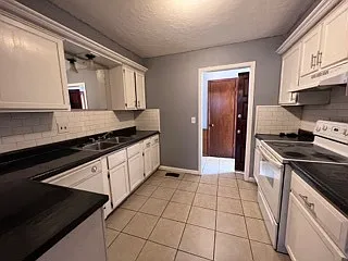 8522 Candlewood Dr — Photo 3