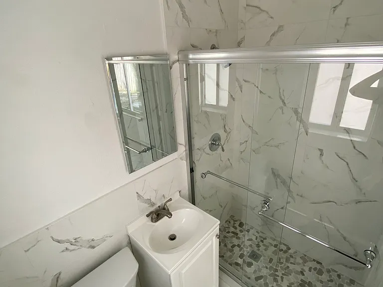 1632 NE 12th St #3 — Photo 2