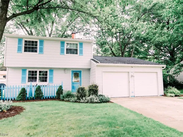 2010 Birch Trace Dr, Youngstown, OH 44515