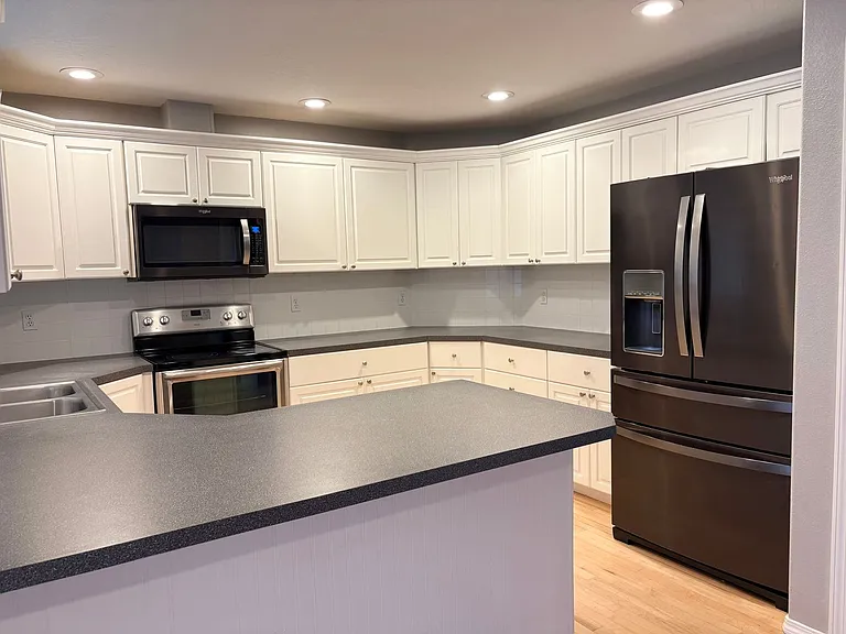 1749 W Greenhead Dr — Photo 9