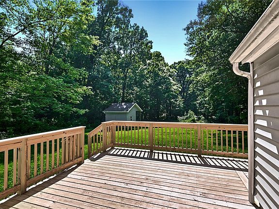 5th image of 128 Dehaven Rd