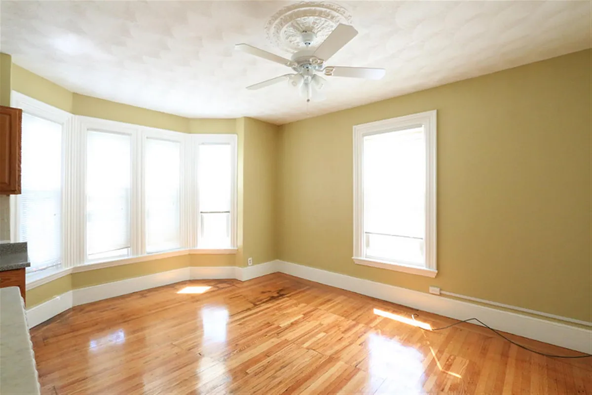 Building Photo - 58 Vinal Ave #1