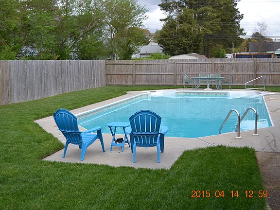 Beautiful spacious pool