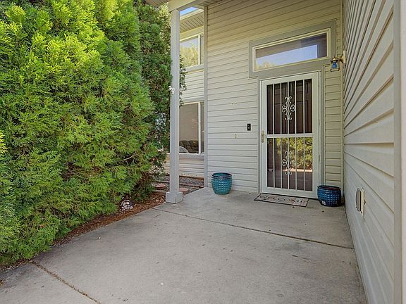 3rd image of 3139 S Drake Ct