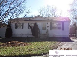 8958 Laurie Cir, Omaha, NE 68124