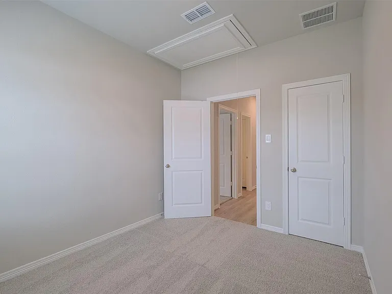 6434 New York St — Photo 22