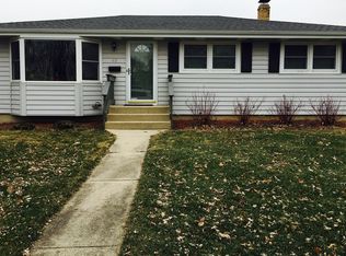 48 Wagner Dr, Cary, IL 60013