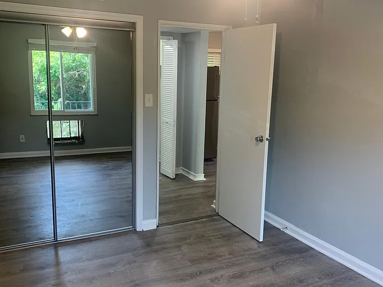 922 Western Ave #2 — Photo 6