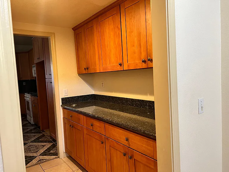 1717 Carousel Dr — Photo 18