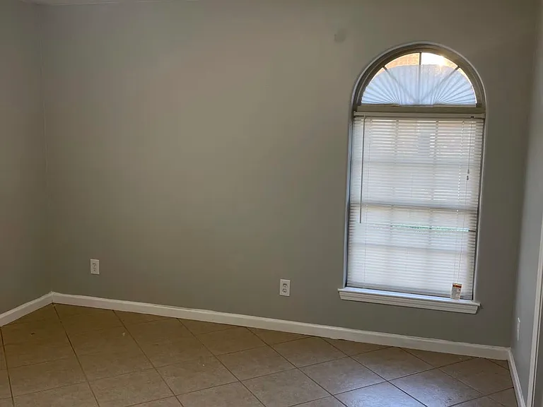 3500 Kings Dr — Photo 6