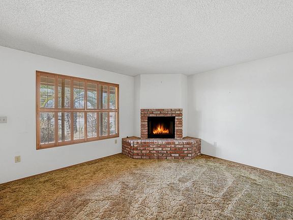 3rd image of 6935 Mandalay Rd