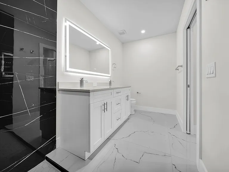 636 Ladd St — Photo 18