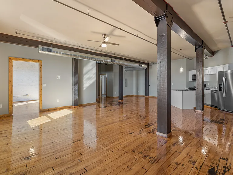 225 E 2nd St #202 — Photo 5