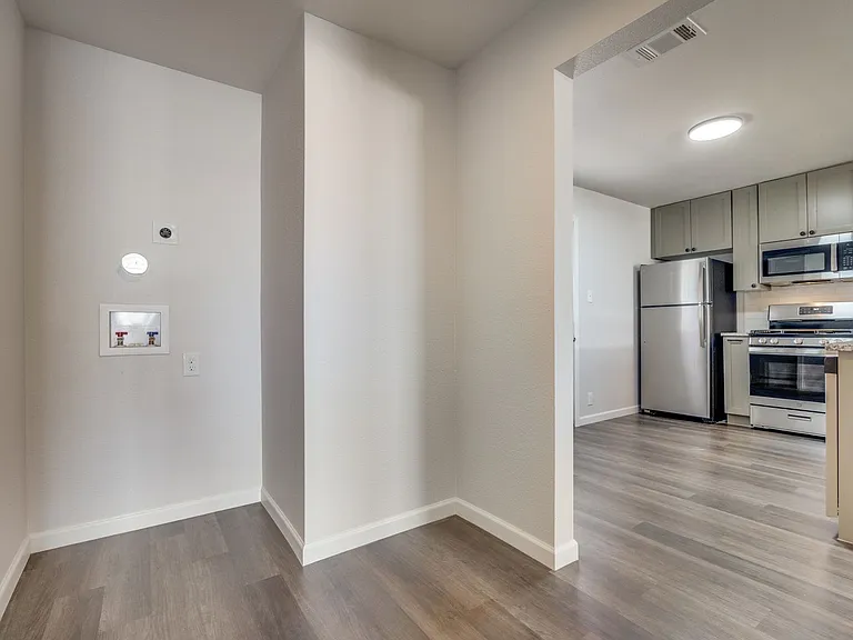 1302 Margie St — Photo 12
