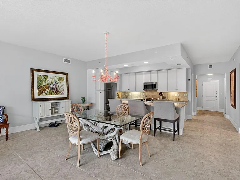 834 Bay Colony Dr S — Photo 11