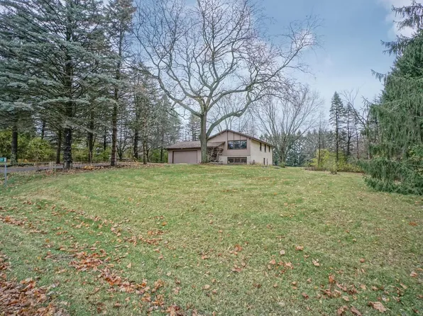 W939 Harmony LANE, East Troy, WI 53120
