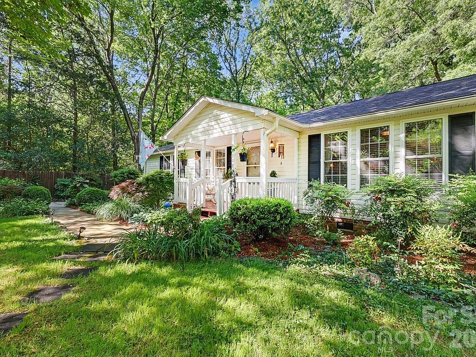 1st image of 10112 Idlewild Rd