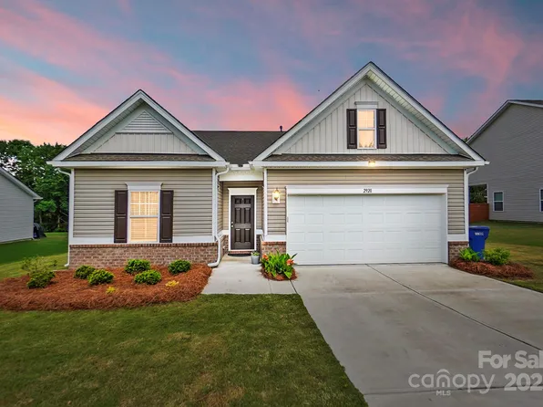 2928 Parkwest Dr, Albemarle, NC 28001