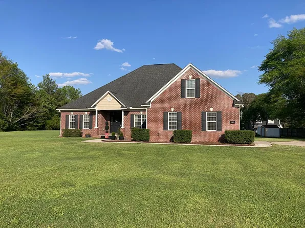 2589 June Johnson Rd, Raeford, NC 28376