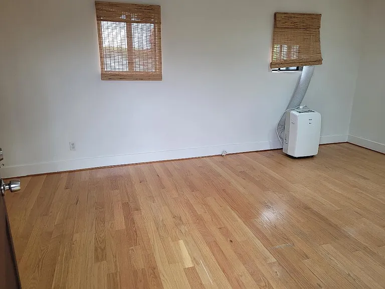 1004 Electric Ave #1004 — Photo 4