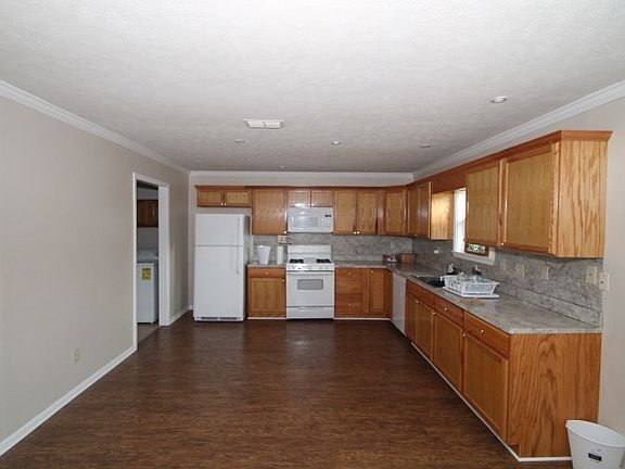 3rd image of 419 Carothers St
