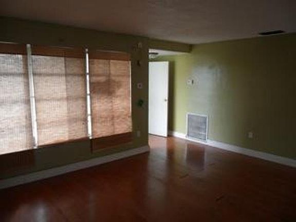 3rd image of 9281 NW 24th St