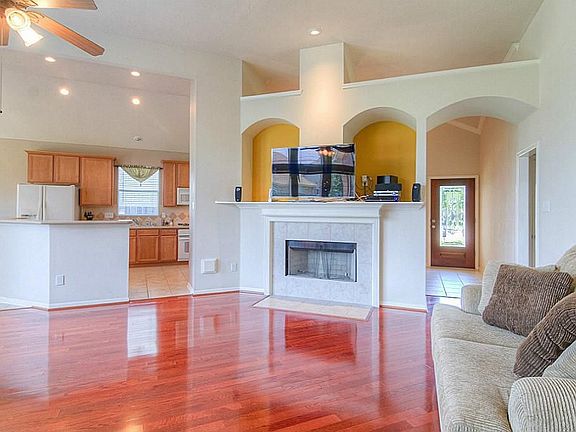 5th image of 17619 Creek Bluff Ln