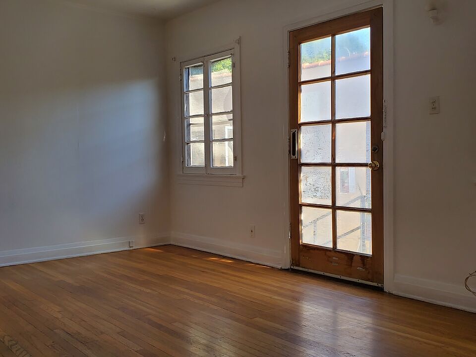 1st image of 1118 20th St APT B