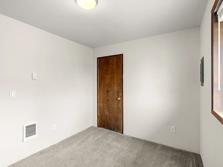 1111 W Market St #4 — Photo 10