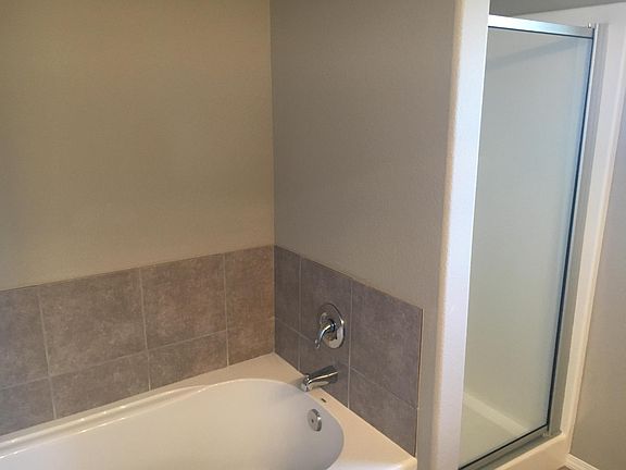 4th image of 1401 Forest Dr