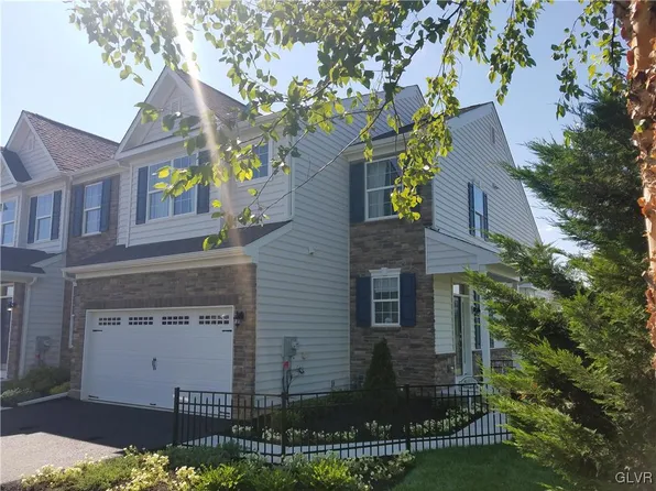 646 Fountain View Cir #1, Allentown, PA 18104