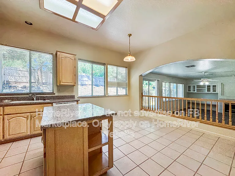 2128 Topham Ct — Photo 7