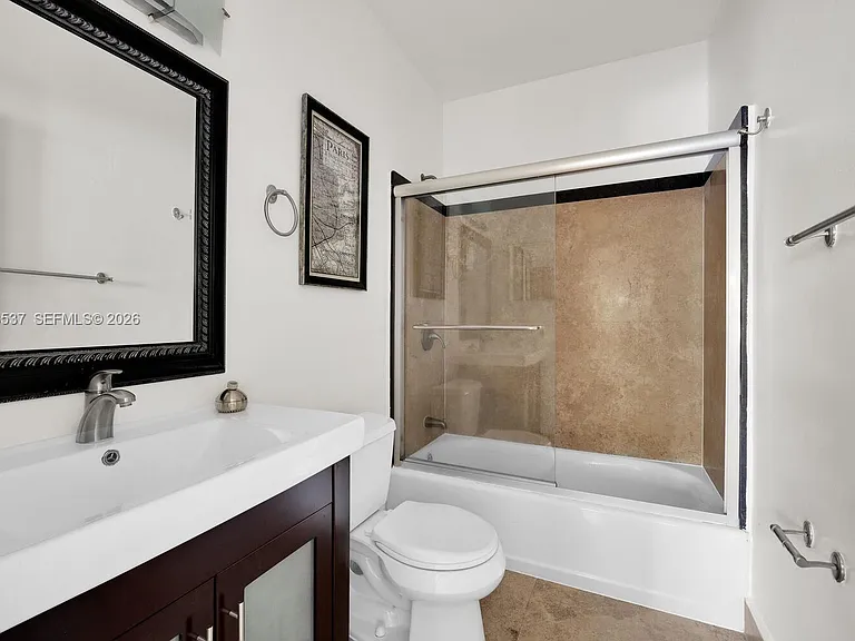 940 Sevilla Ave #206 — Photo 13