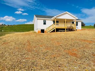 42 Maplewood Dr, Galax, VA 24333