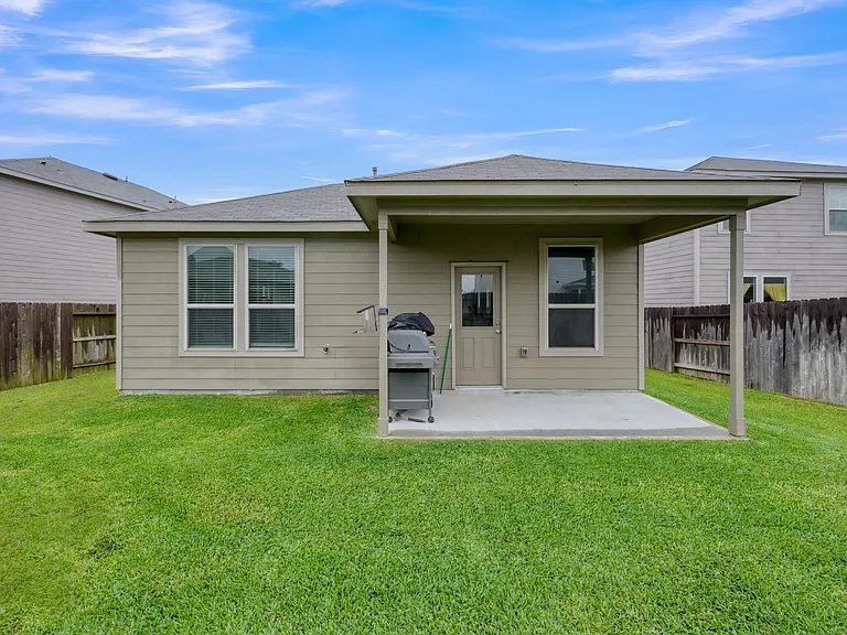 16435 Big Hickory Dr — Photo 28