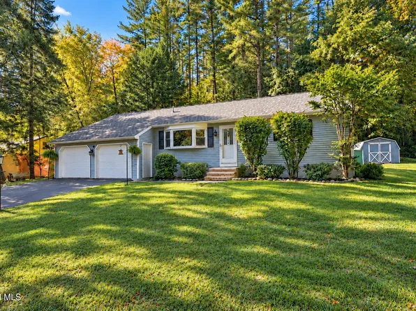 32 Nicklaus Drive, Wilton, NY 12831