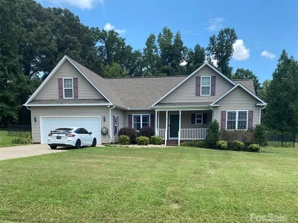 223 Bluegill Ln, Statesville, NC 28625