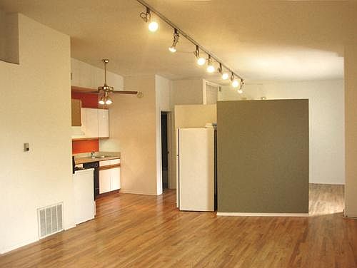 2nd image of 2059 W Grand Ave Floor 2