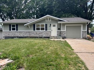 404 NE Howard Ave, Lees Summit, MO 64063