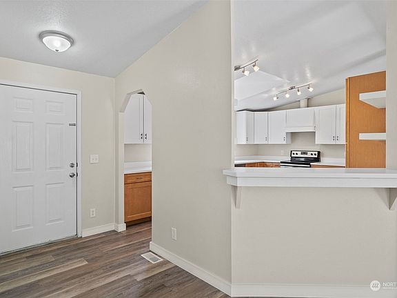 4th image of 11021 402nd Street Ct E