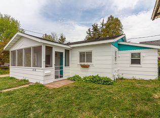 210 Paquin St W, Waterville, MN 56096