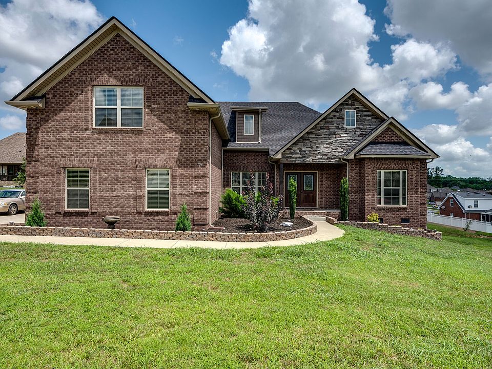 1st image of 704 Burgundy Dr