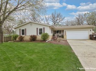 1112 Manchester Mall, McHenry, IL 60050