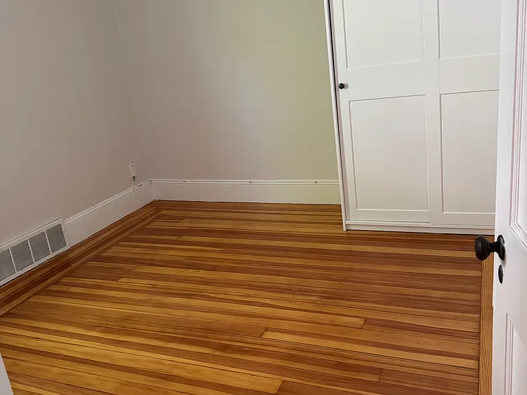 21 Nisbet St #2 — Photo 10