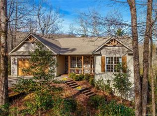 575 Kanasgowa Dr, Brevard, NC 28712