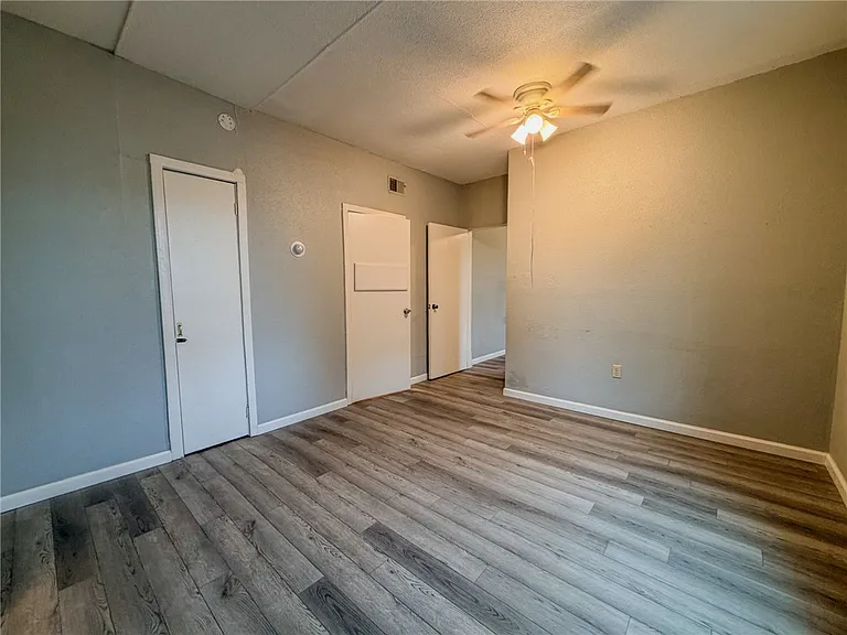 548 Hansen Ave #3 — Photo 8