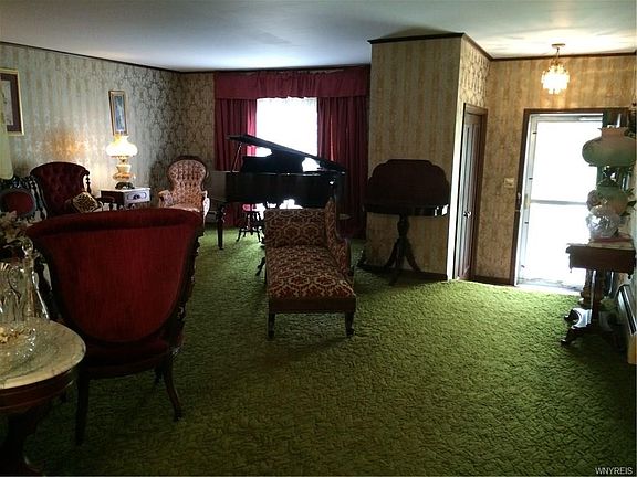 3rd image of 12 N Prince Dr